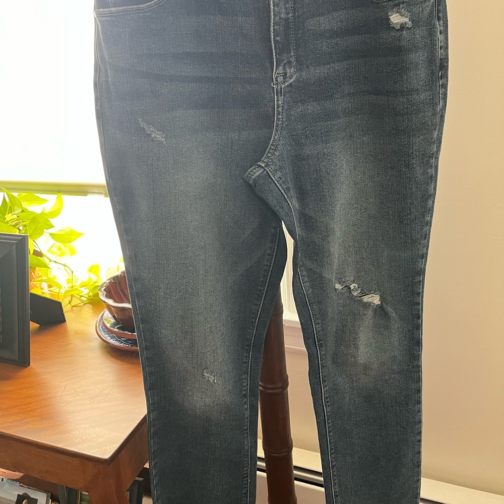 Laurie Felt Washed Distressed Straight leg Jeans
